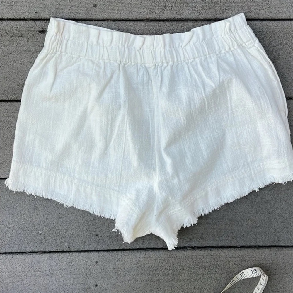 NWT Urban Outfitters Ivory Textured Cotton Elastic High-Waist Shorts Size Small - Picture 9 of 10